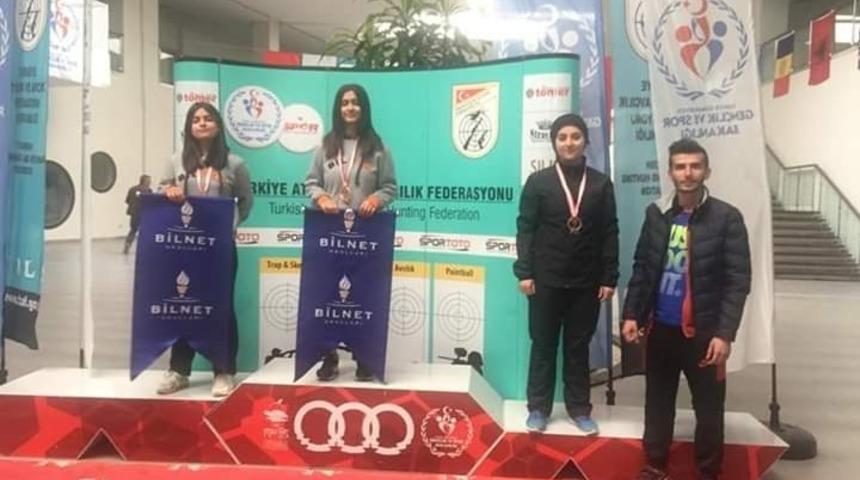 Bilnetli sporcular atıcılıkta önemli başarı yakaladı