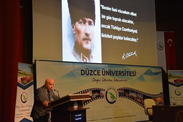 Düzce Üniversitesi’nde Kıbrıs barış harekatı konuşuldu