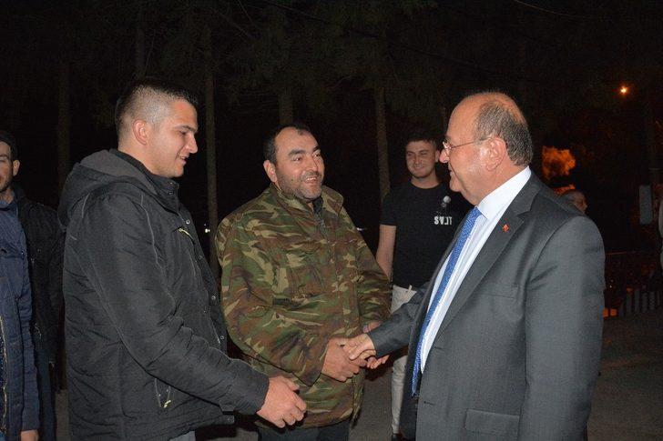 Özakcan; "Duvardan kaldırsalar da gönüllerden kaldıramazlar" G2