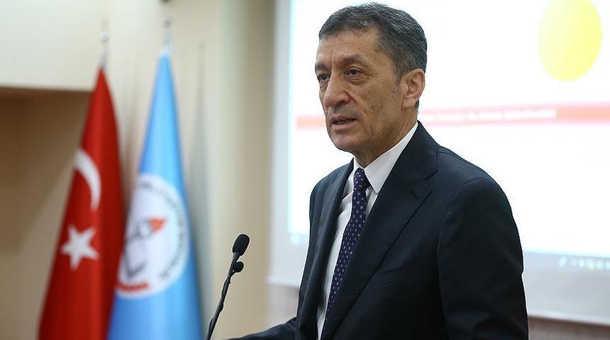 Bakan Selçuk'tan okullara uyarı: Bir oyun yayılıyor