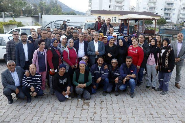 Dülgeroğlu’ndan bir günde 14 ziyaret