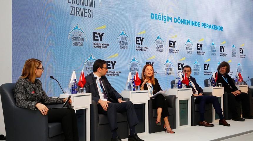 Uludağ Ekonomi Zirvesi’nde ‘Değişim Döneminde Perakende’ tartışıldı