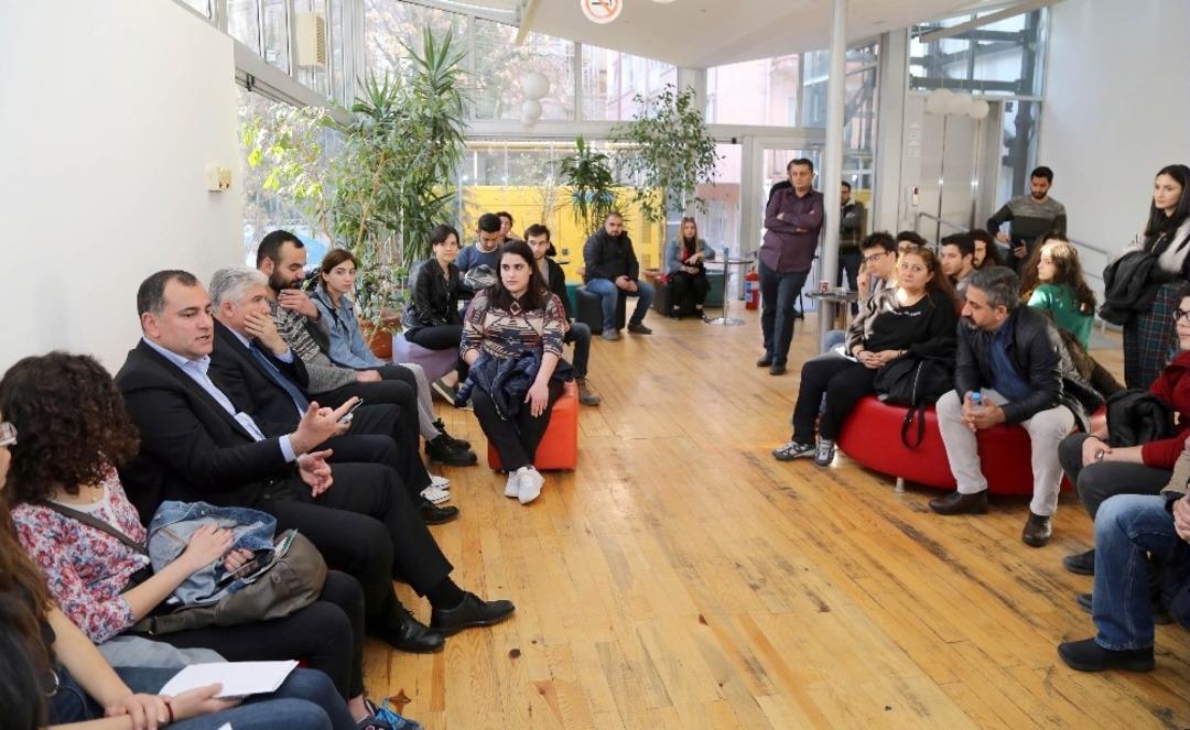 Başkan Taşdelen gen&ccedil;lerle buluştu