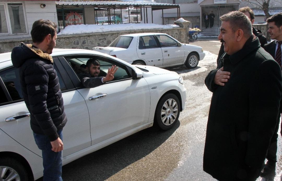 Paland&ouml;ken Sunar&rsquo;ı konuşuyor