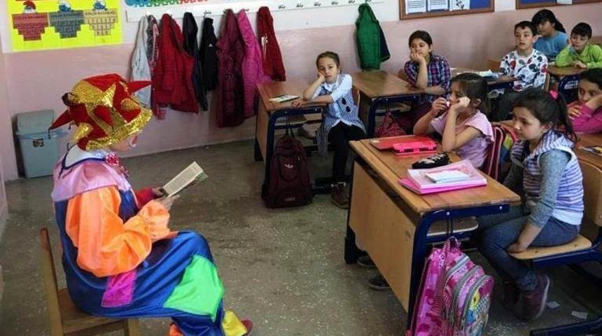 Palya&ccedil;o, &ouml;ğrencilere kitap okuma alışkanlığı kazandırıyor