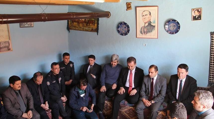 Kaymakamlardan şehit ailesine ziyaret