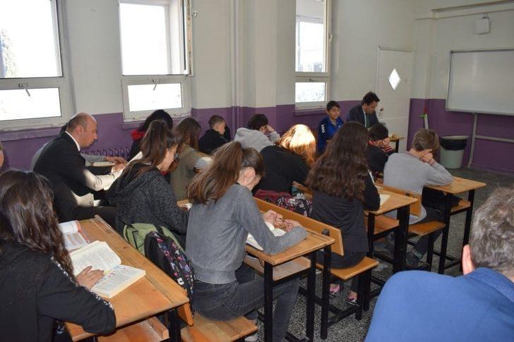 Kitaptan Kanatlar Gazi Ortaokulunda G3