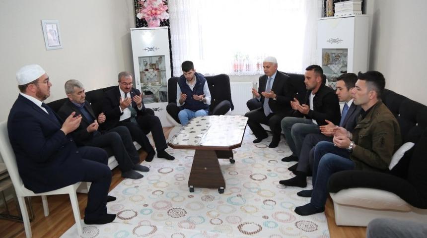 Vali, Şehit Yaşar Çakır’ın ailesini ziyaret etti