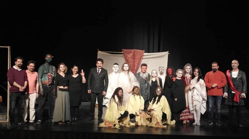 ’Büyücü’ oyunu Eskişehirliler ile buluştu