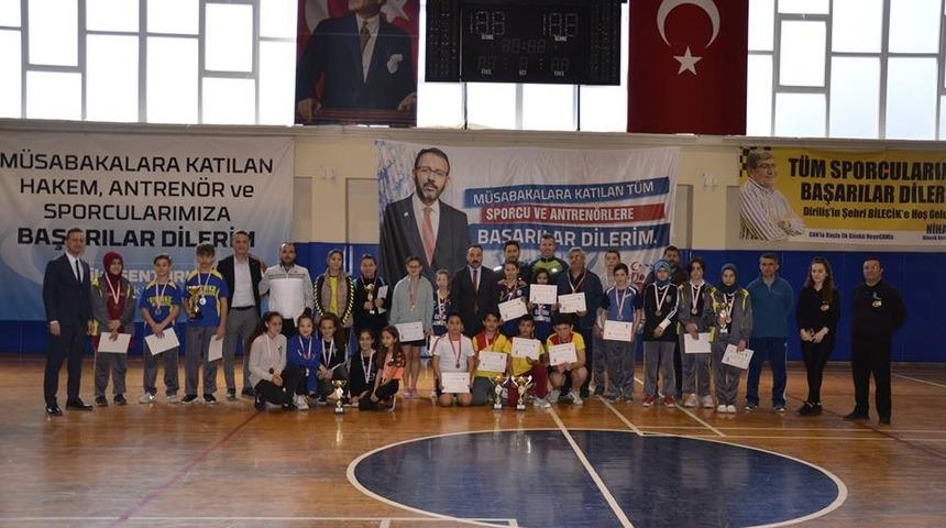Okul Sporları Badminton Yıldızlar İl Birinciliği müsabakaları sona erdi