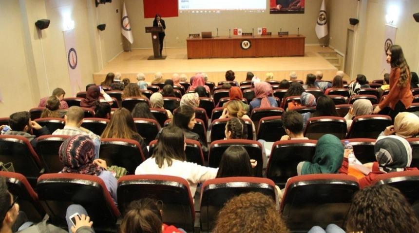 DP&Uuml;&rsquo;de &lsquo;&Ccedil;anakkale Zaferinin d&uuml;ş&uuml;nd&uuml;rd&uuml;kleri&rsquo; konulu konferans
