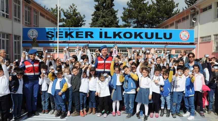 Jandarma trafik eğitimlerini s&uuml;rd&uuml;r&uuml;yor