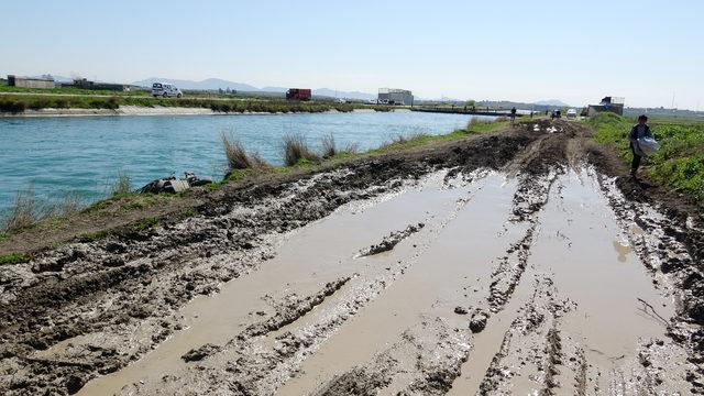 Bisikletle sulama kanalına düşen baba öldü, oğlu kurtarıldı