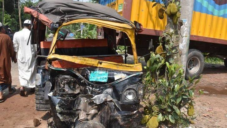 Bangladeş’te trafik kazası: 7 ölü