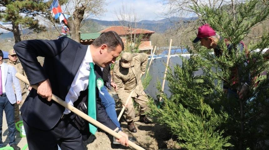 Ovacuma&rsquo;da fidanlar toprakla buluştu