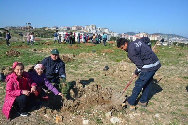 Aliağa’da 600 fidan toprakla buluştu