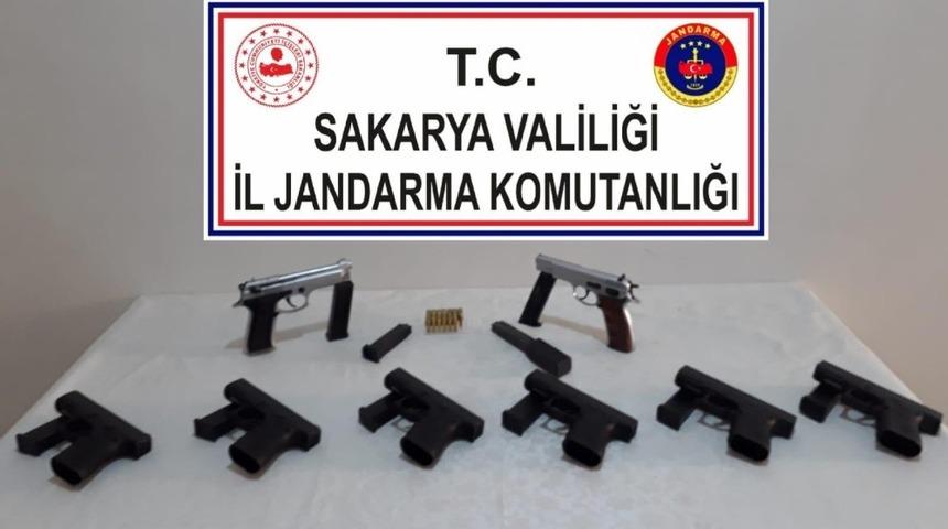 Akyazı&rsquo;da silah operasyonu :1 g&ouml;zaltı