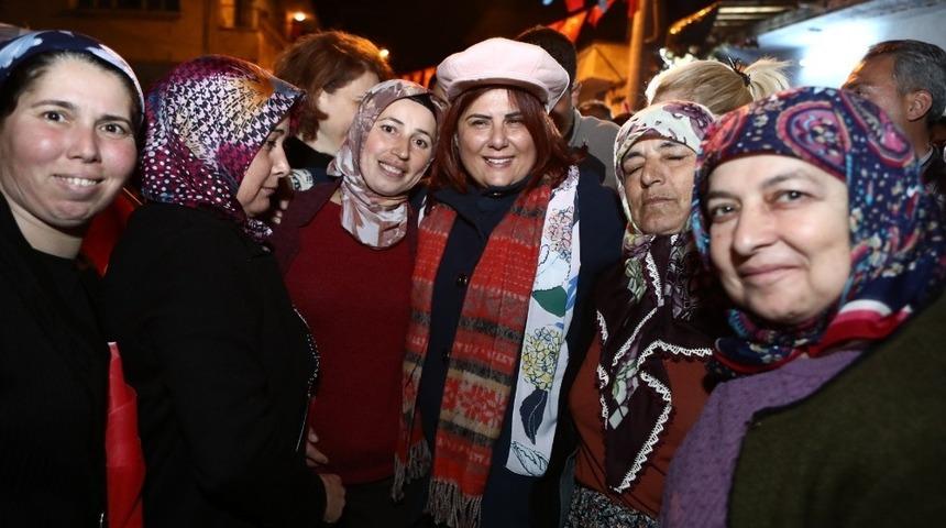 Özlem Çerçioğlu seçim çalışmalarını Yenipazar’da sürdürdü