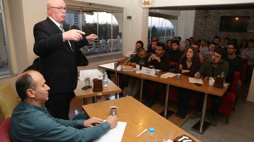 Başkan Kazım Kurt: &ldquo;Eskişehir &ouml;ğrencileri seven bir şehirdir&rdquo;