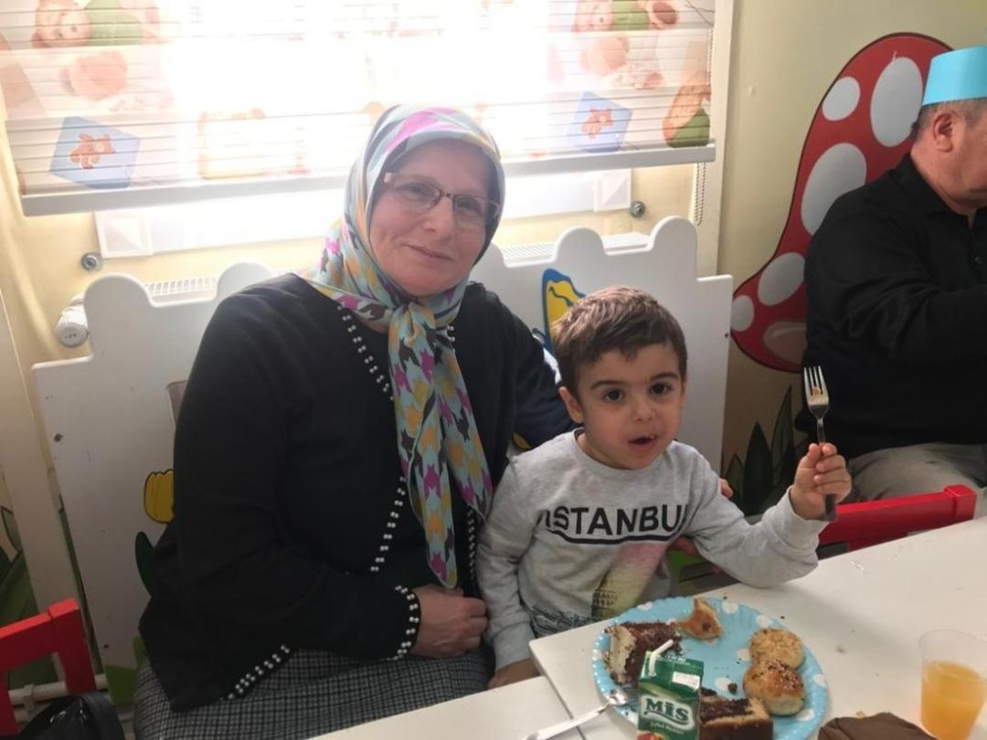 Maltepeli minikler b&uuml;y&uuml;kanne ve b&uuml;y&uuml;kbabalarıyla buluştu