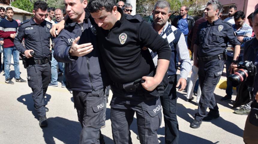 Antalya'da gürültü ihbarına giden polisi bıçakladılar