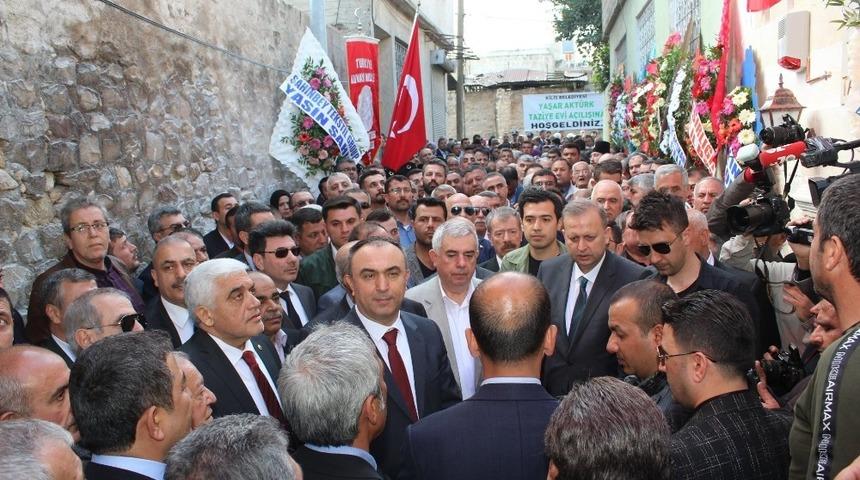 Yaşar Aktürk taziye evi törenle açıldı