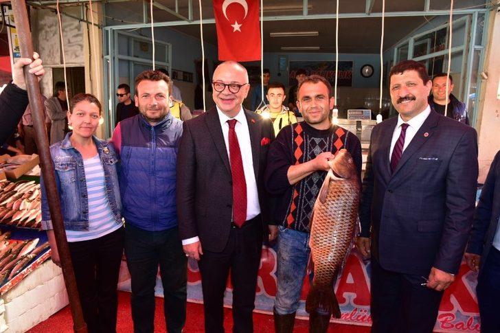 Başkan Ergün Demirci’de yüzlerce araçlık konvoyla karşılandı G4