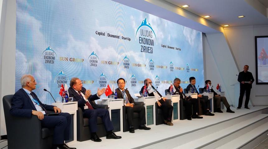 Uludağ Ekonomi Zirvesi’nde ‘Çin’i Doğru Anlamak’ tartışıldı
