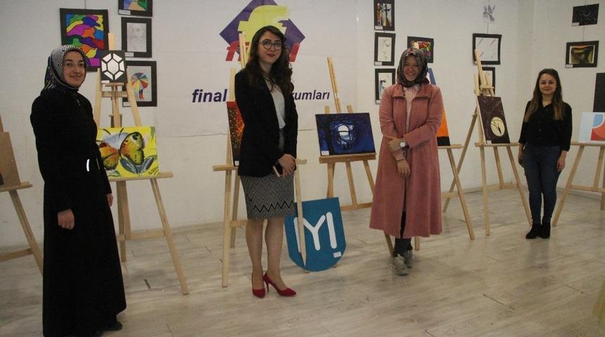 &Ouml;ğrencilerden resim sergisi