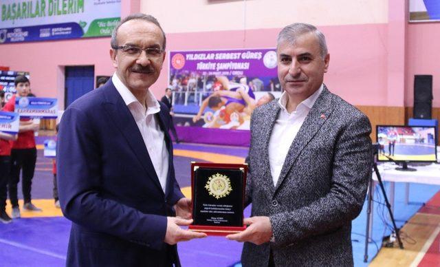 Yıldızlar Serbest Güreş Şampiyonası başladı