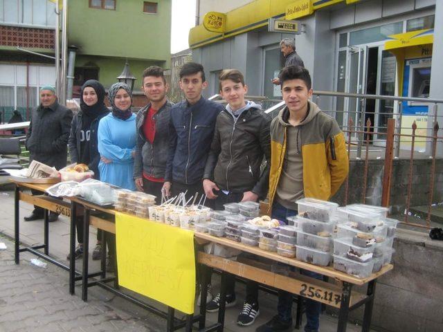 Müzik odası için kermes düzenlediler