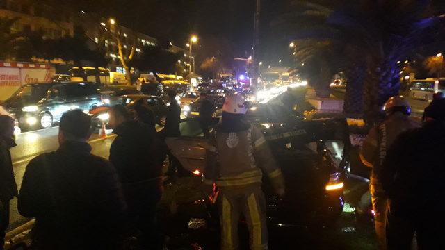 Fatih'te makas atan bir otomobil iki otomobile kaza yaptırdı: 1'i çocuk 5 yaralı