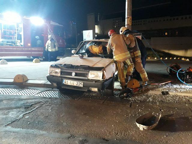 Kadıköy'de 14 yaşındaki çocuğun kullandığı araç kaza yaptı: biri ağır, 2 yaralı