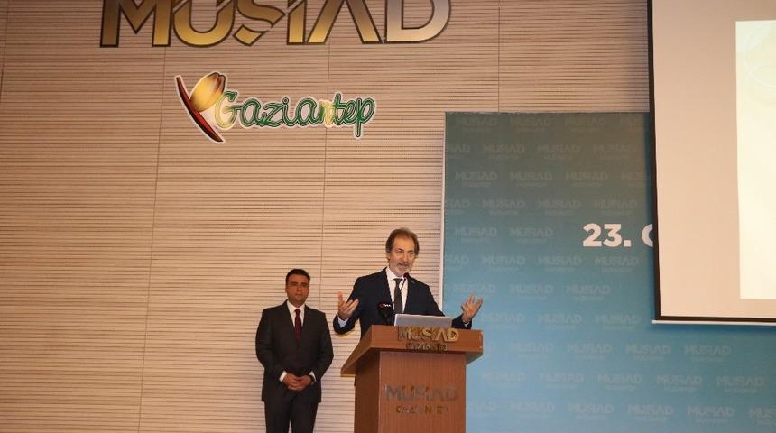 M&Uuml;SİAD&rsquo;ta T&uuml;rkiye Siyaseti ve Politik Pazarlama konulu konferans