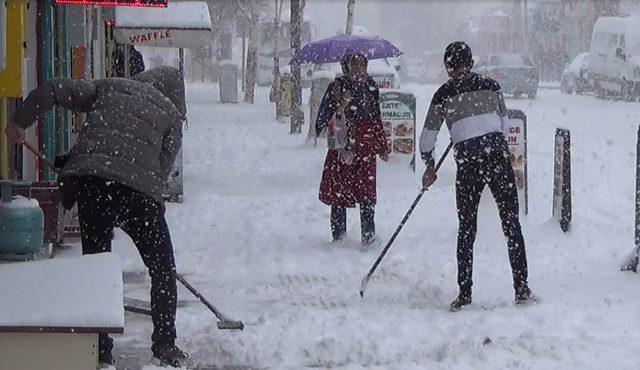 Erzurum ve Ardahan'da kar sürprizi