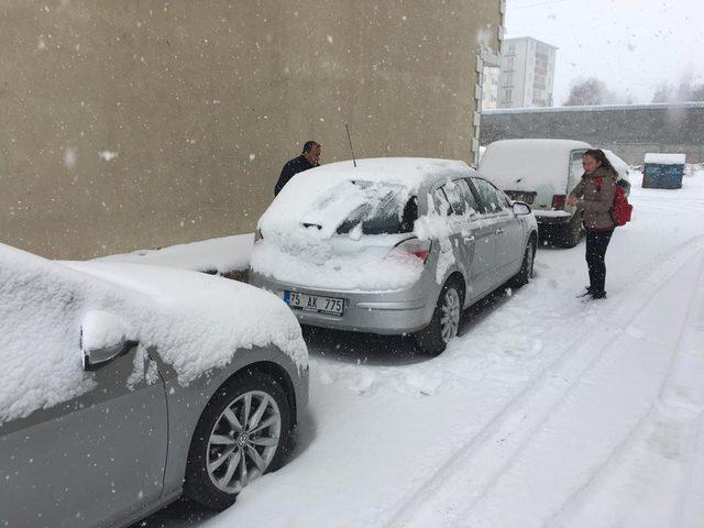 Erzurum ve Ardahan'da kar sürprizi