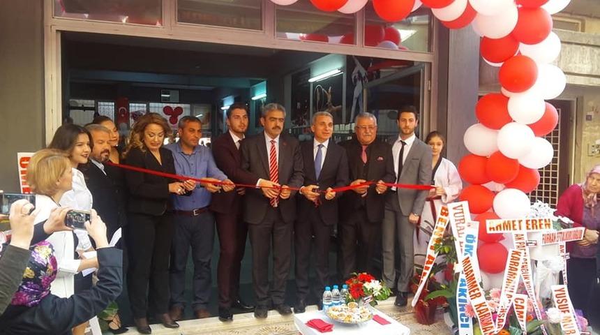 Nazillili çocuklar cimnastik şovları ile nefes kestiler