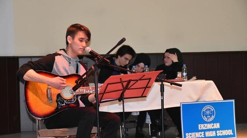 İngilizce M&uuml;nazara Yarışmasının finali yapıldı