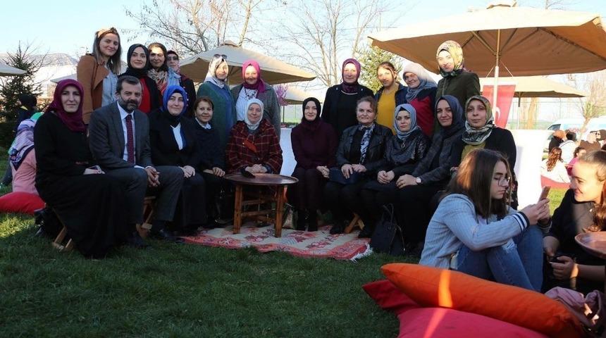 Başkan Işık G&uuml;rsu&rsquo;lu kadınlarla beş &ccedil;ayında buluştu