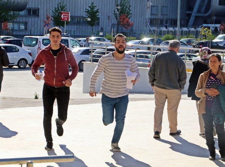 YDS'ye girecek adaylar, maratoncuları aratmadı G2