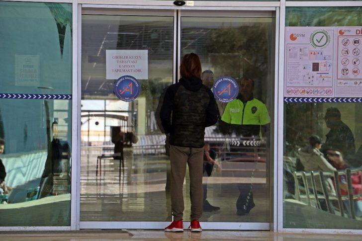 YDS'ye girecek adaylar, maratoncuları aratmadı G4