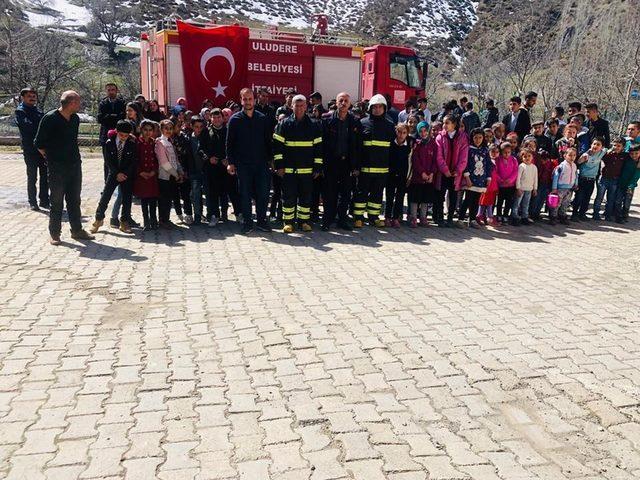 Uludere’de öğrencilere yangın tatbikatı