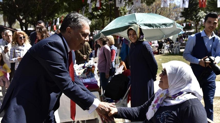 Başkan Uysal, &Uuml;reten Eller Bahar Şenliği&rsquo;ni ziyaret etti