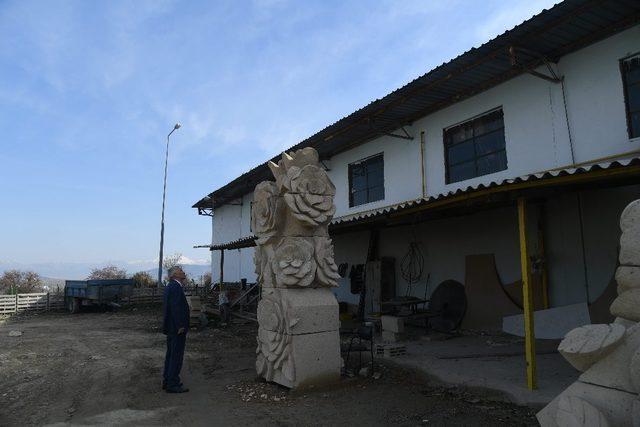 Isparta Gülü ile Türk mimarisi birleşti