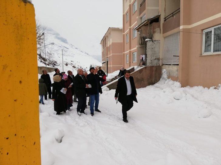 Yağmur çamura rağmen  seçim çalışmaları devam ediyor G2