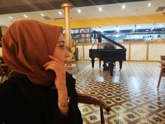 Kafede asırlık piyano ile müzik keyfi