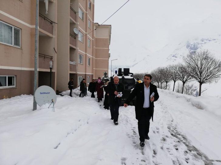 Yağmur çamura rağmen  seçim çalışmaları devam ediyor G3