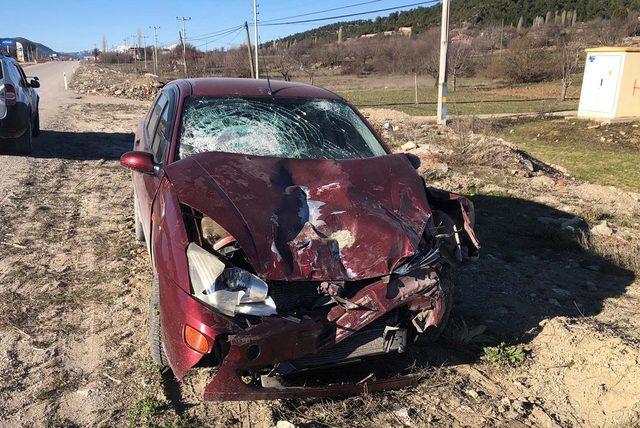 Denizli'de otomobiller çarpıştı: 1 ölü, 1 yaralı