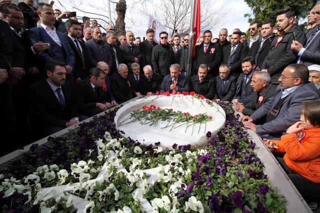 Muhsin Yazıcıoğlu, mezarı başında anıldı