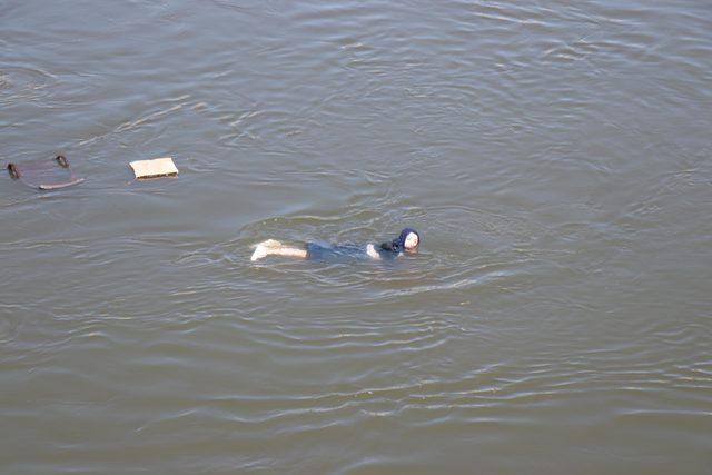 Fotoğraf çektirirken, Meriç Nehri'ne düştü